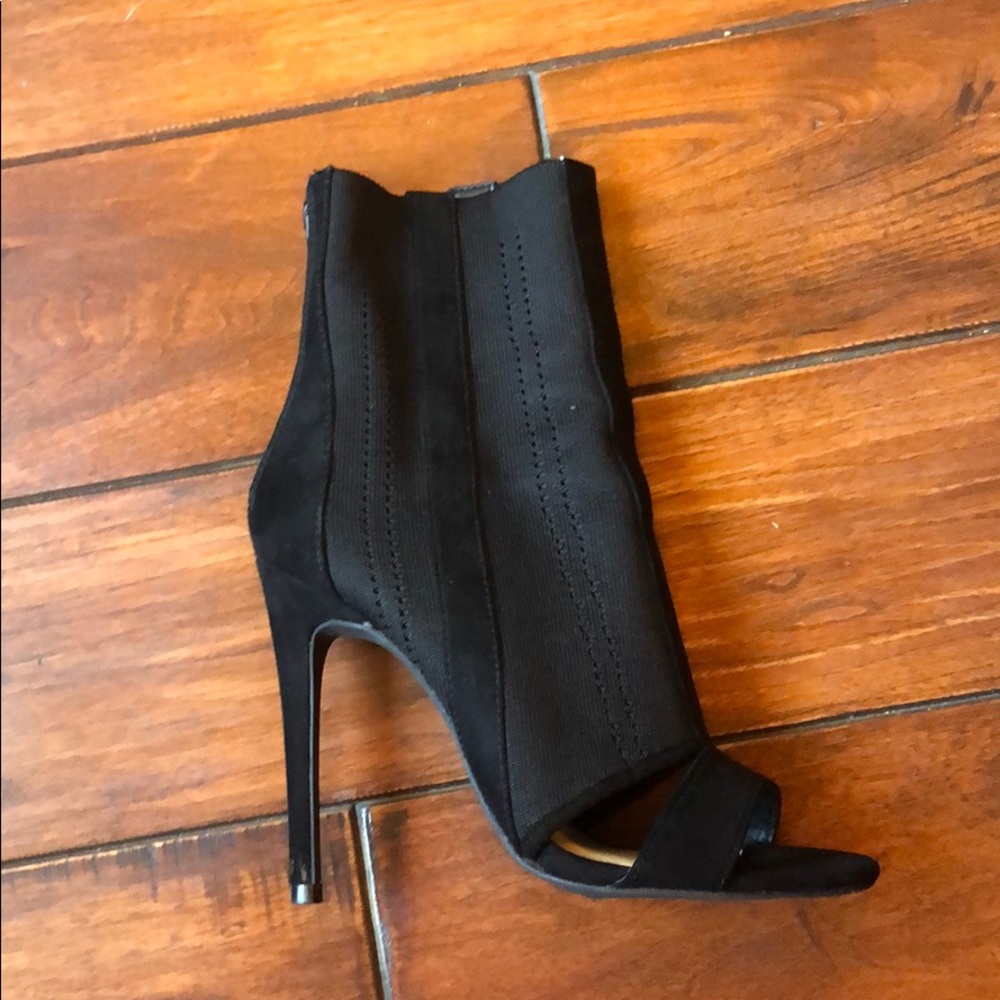 Rare designer black suede stretch stiletto booties - Picture 3 of 6